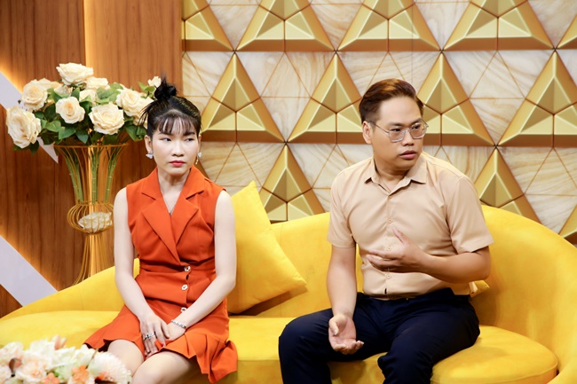 Bỏ nhà đi nhưng muốn lấy vợ, chàng trai thuê người “đóng giả” cha mẹ