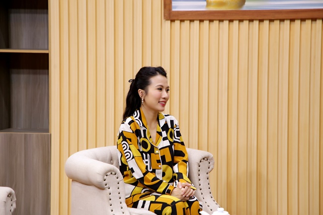 Thùy Dương, Phúc Zelo ngán ngẩm trước cách bày trí nhà kỳ quặc của Phi Nga