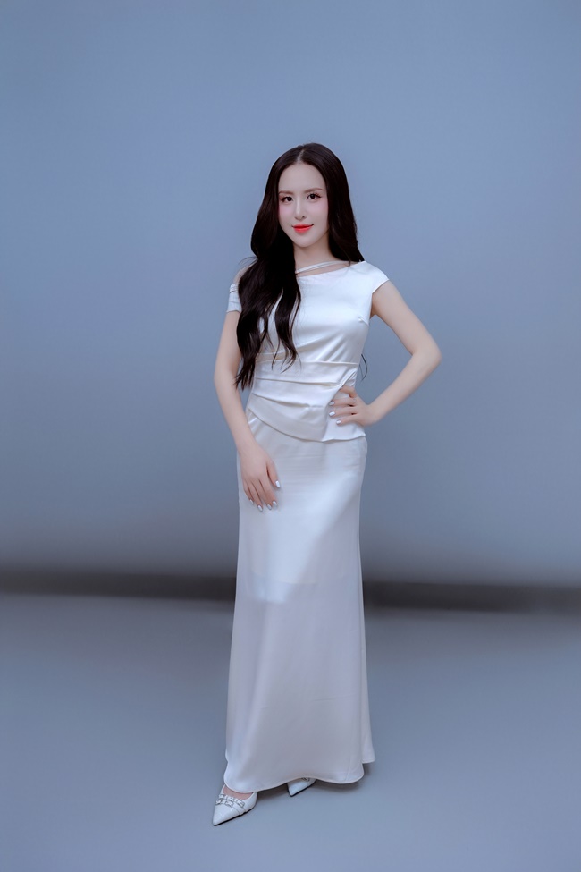 nu-ca-si-hoat-dong-10-nam-chi-1-hit-boc-bach-qtai-sao-minh-chua-co-them-hit-TGNGUOINOITIENG