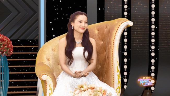 Phương Trinh Jolie lần đầu tiết lộ câu chuyện bản hit “Cứ thế mong chờ”